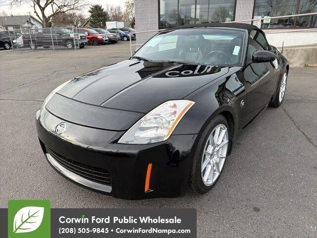 2005 NISSAN 350Z
