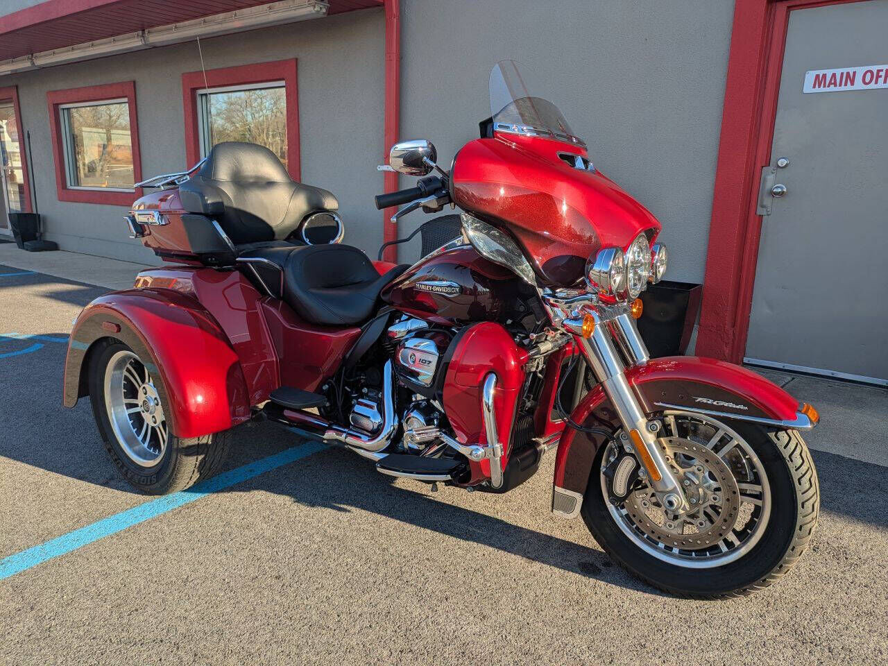 2018 HARLEY DAVIDSON FLHTCUTG / Tri Glide Ultra