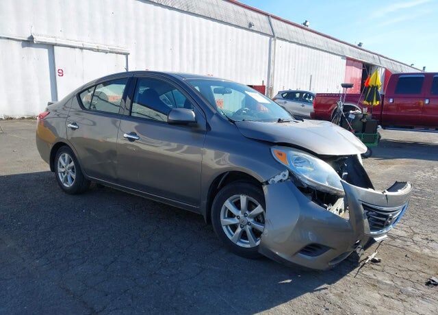2014 NISSAN Versa
