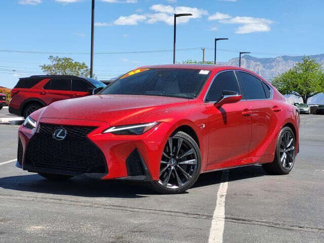 2022 LEXUS IS