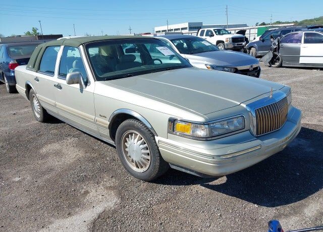 1997 LINCOLN Town Car
