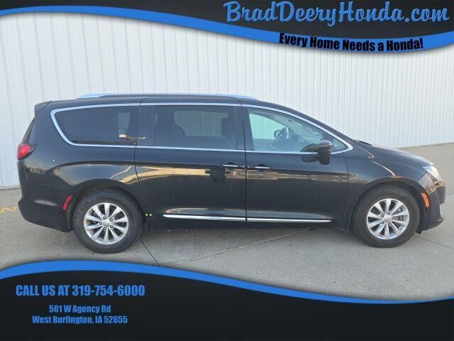 2019 CHRYSLER Pacifica