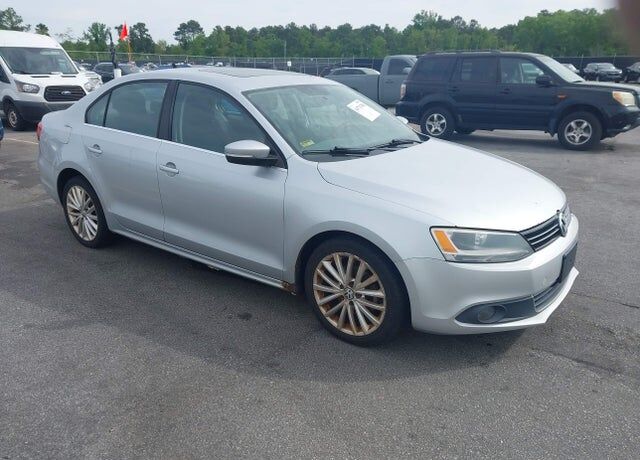2011 VOLKSWAGEN Jetta