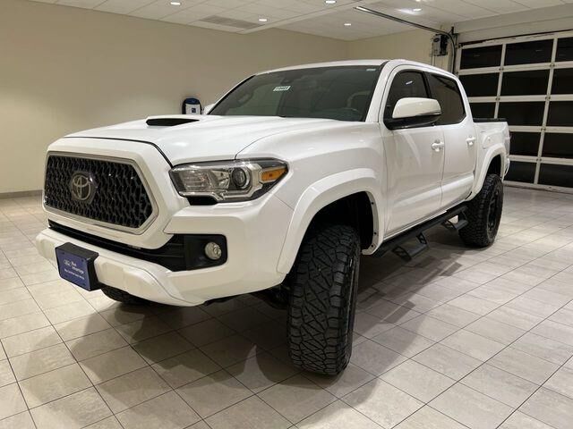 2019 TOYOTA Tacoma