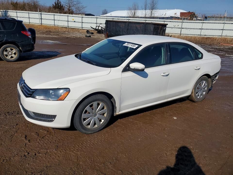 2013 VOLKSWAGEN Passat