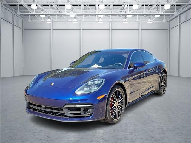 2022 PORSCHE Panamera