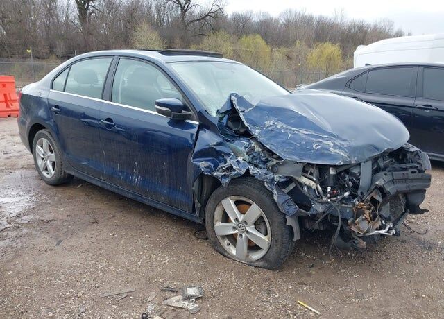 2012 VOLKSWAGEN Jetta