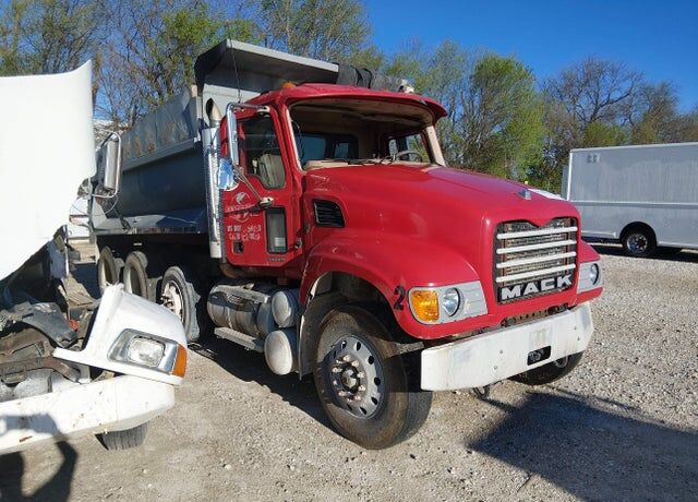 2006 MACK CV