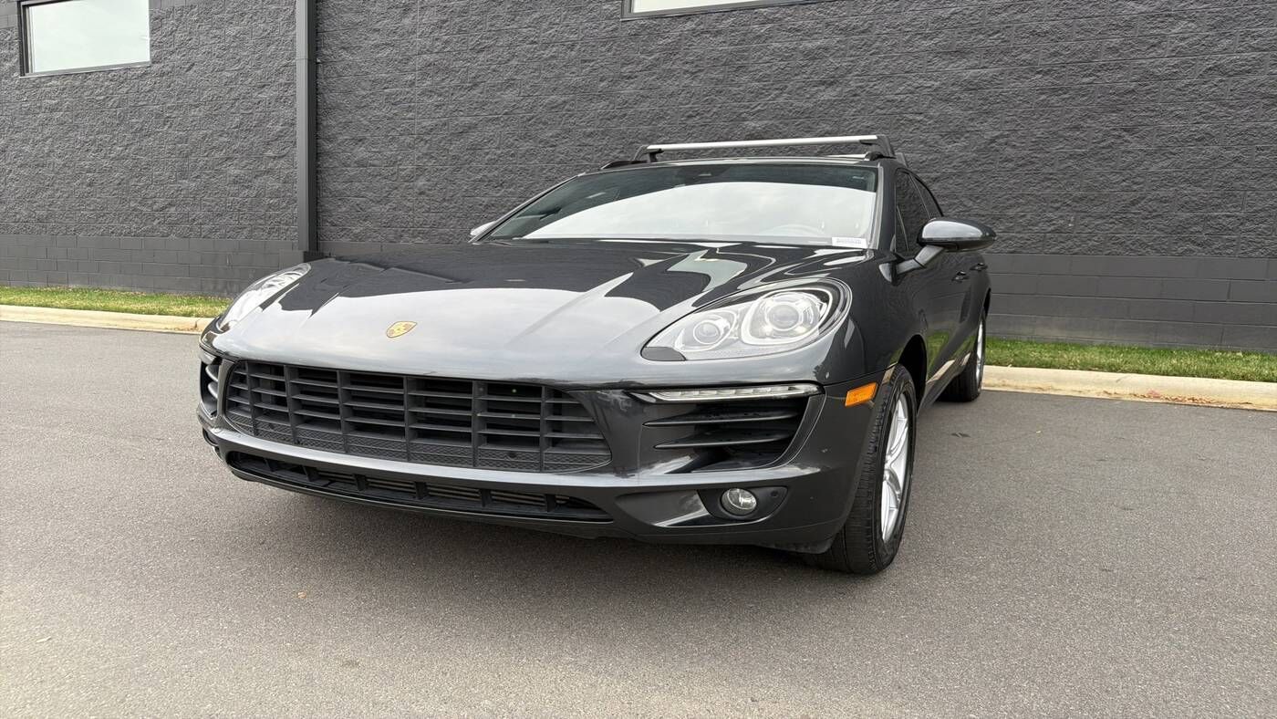 2018 PORSCHE Macan
