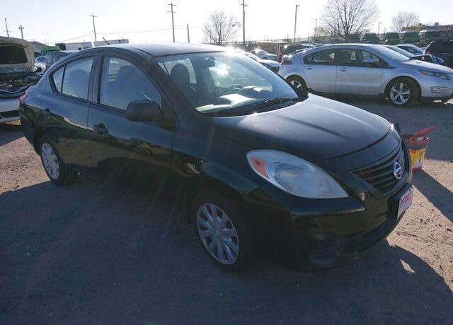 2012 NISSAN Versa