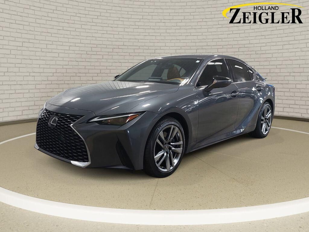 2022 LEXUS IS
