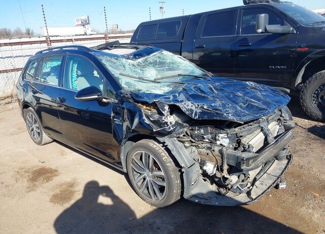 2016 VOLKSWAGEN Golf SportWagen