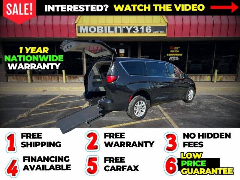 2023 CHRYSLER Voyager