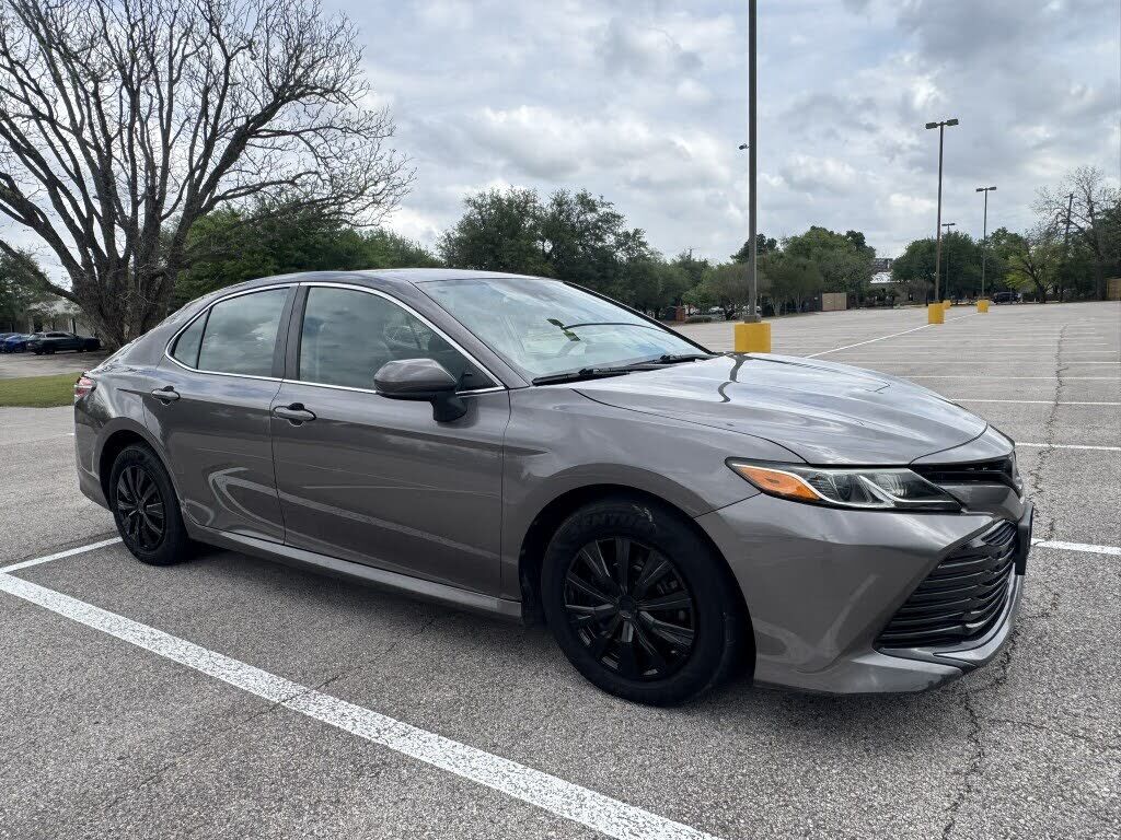 2018 TOYOTA Camry