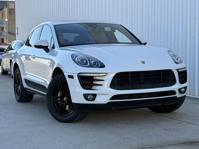 2018 PORSCHE Macan