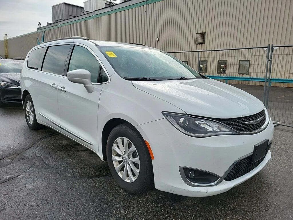 2017 CHRYSLER Pacifica