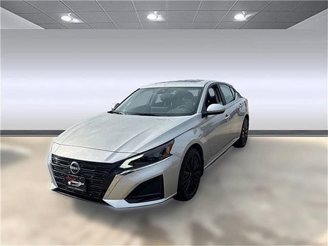 2025 NISSAN Altima