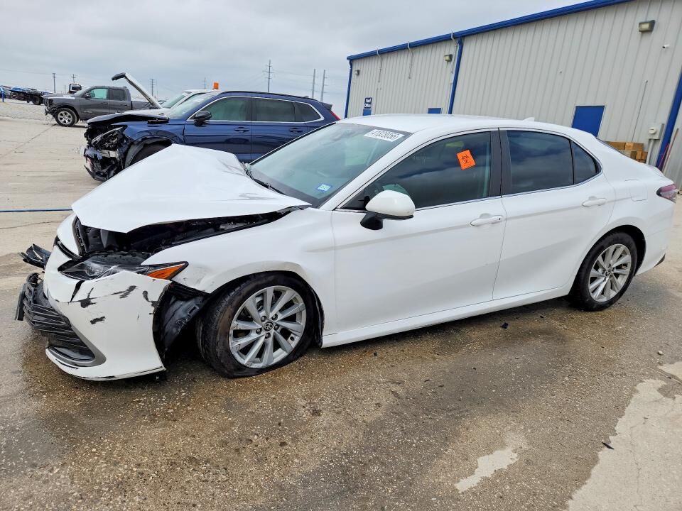 2021 TOYOTA Camry