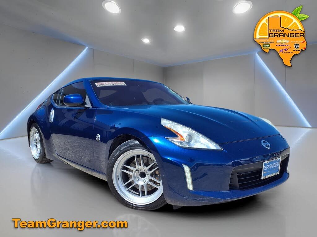 2017 NISSAN 370Z