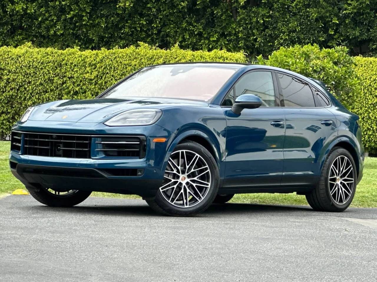 2025 PORSCHE Cayenne