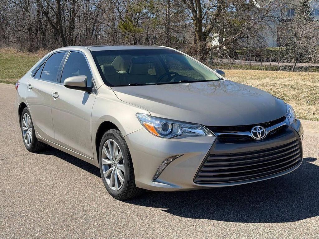 2017 TOYOTA Camry