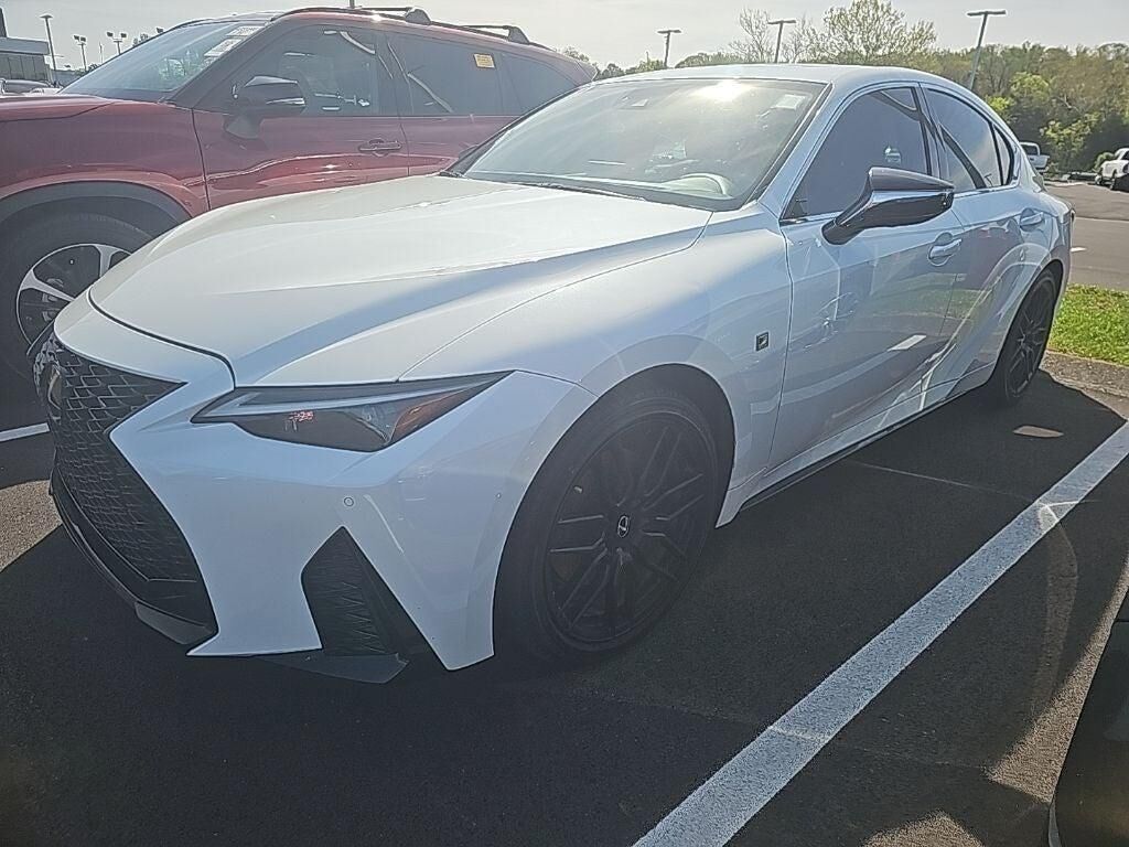2022 LEXUS IS