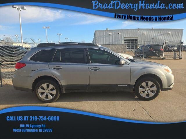 2011 SUBARU Outback