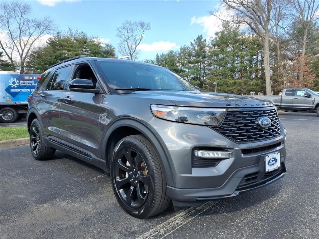 2023 FORD Explorer