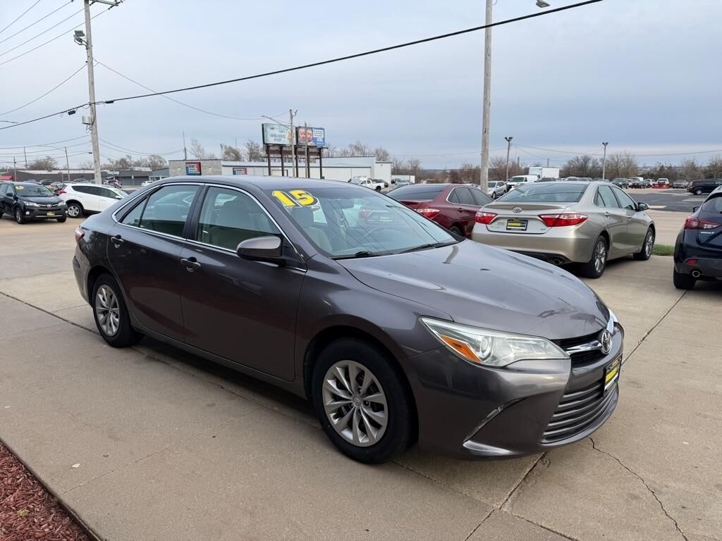 2015 TOYOTA Camry