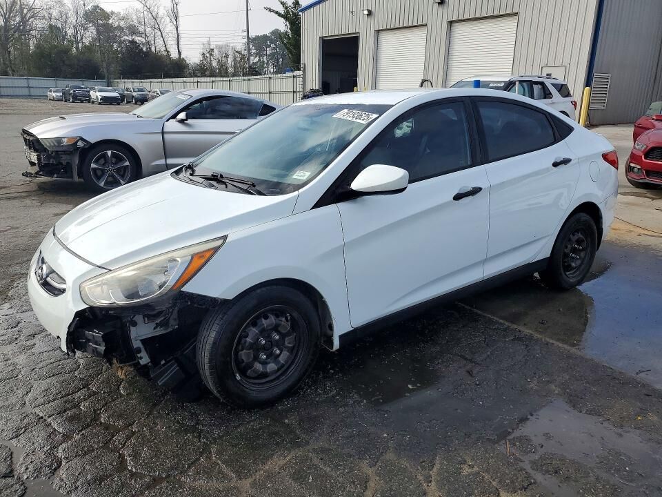 2015 HYUNDAI Accent
