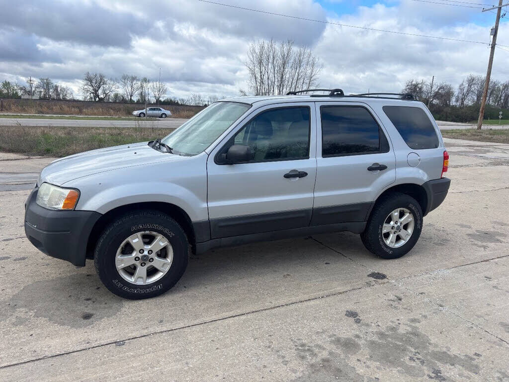 2004 FORD Escape