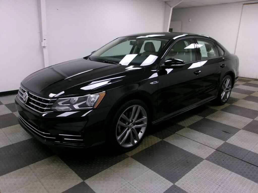 2018 VOLKSWAGEN Passat