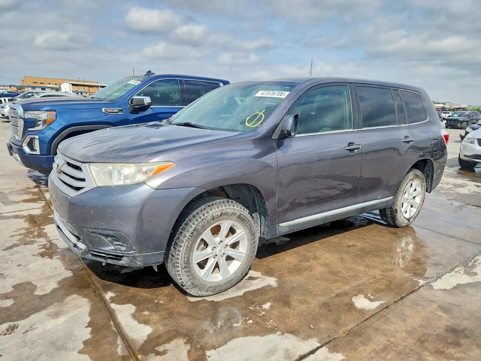 2013 TOYOTA Highlander