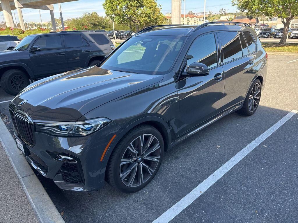 2022 BMW X7