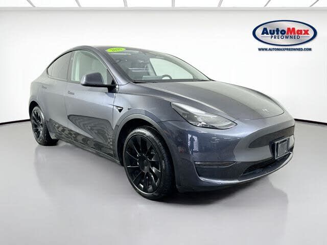 2025 TESLA Model Y