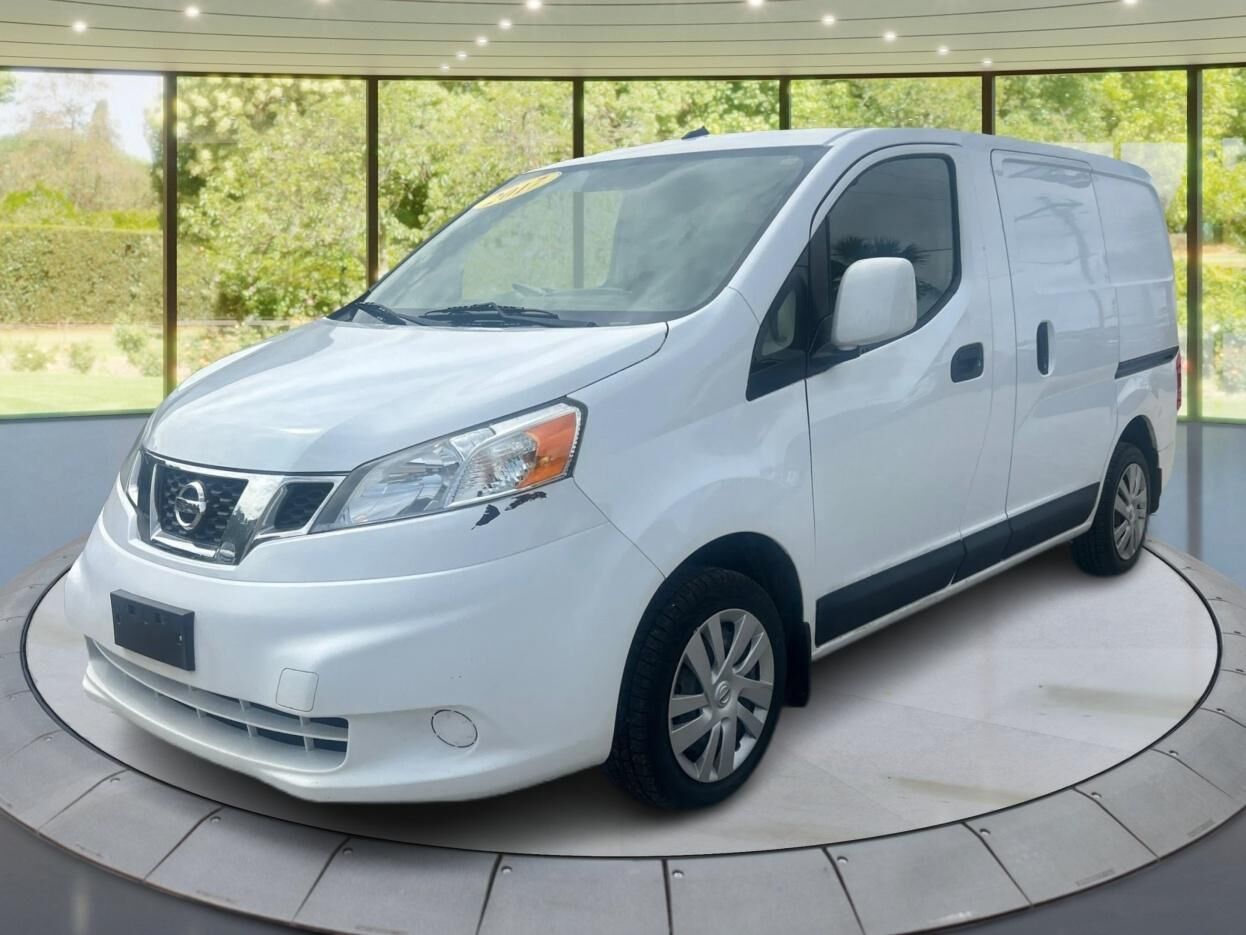 2017 NISSAN NV200