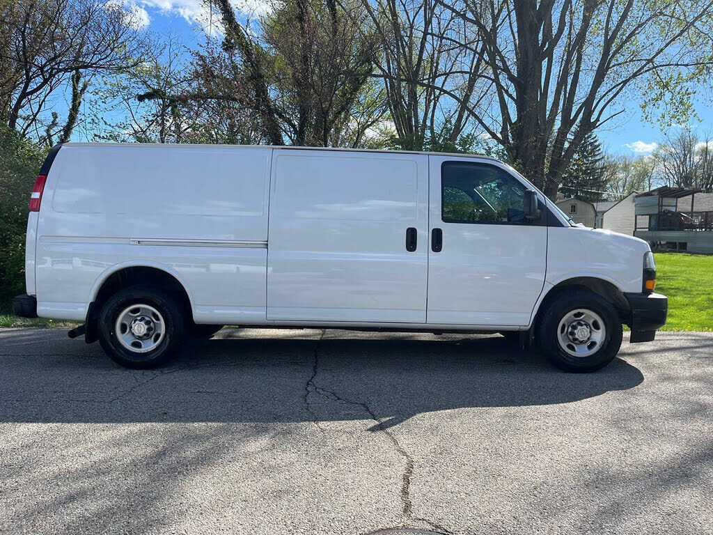 2019 CHEVROLET Express