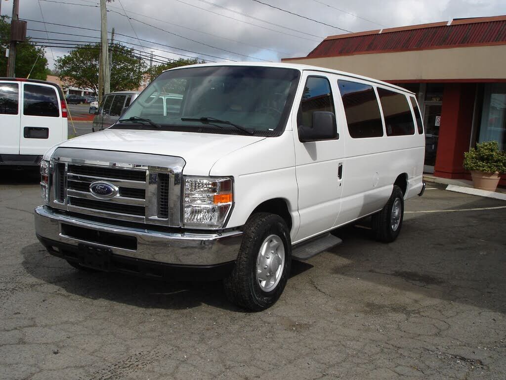 2009 FORD E-350