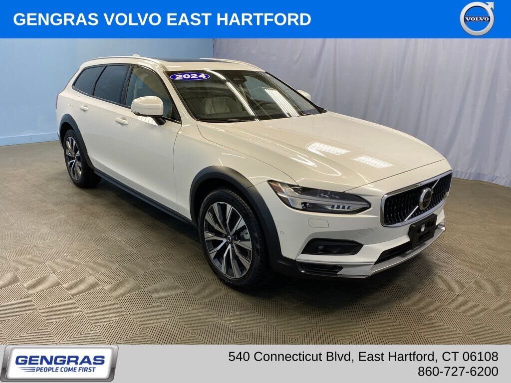 2024 VOLVO V90CC