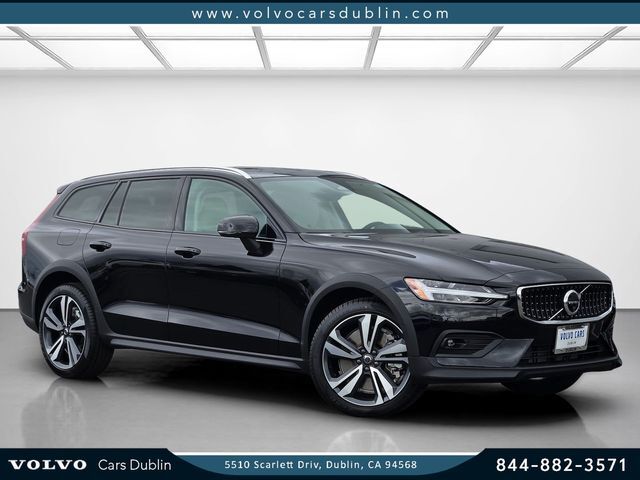 2026 VOLVO V60CC