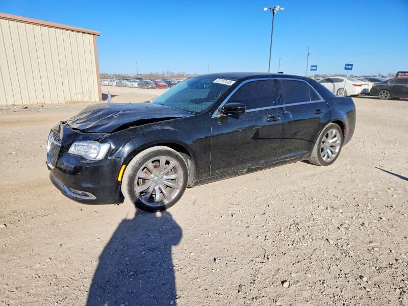 2019 CHRYSLER 300