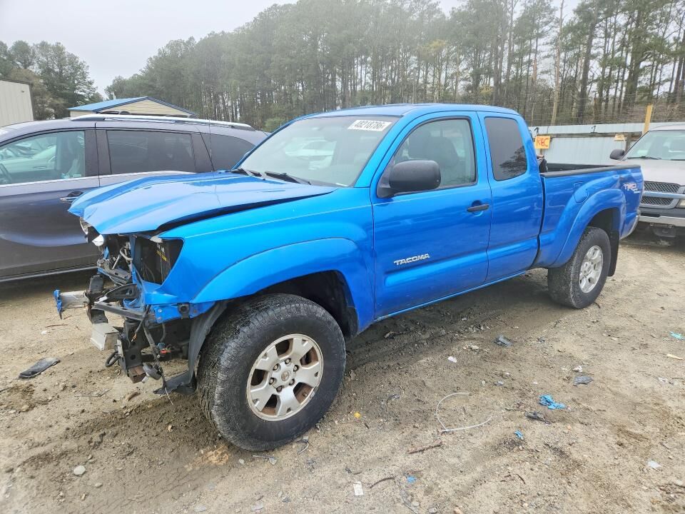 2011 TOYOTA Tacoma
