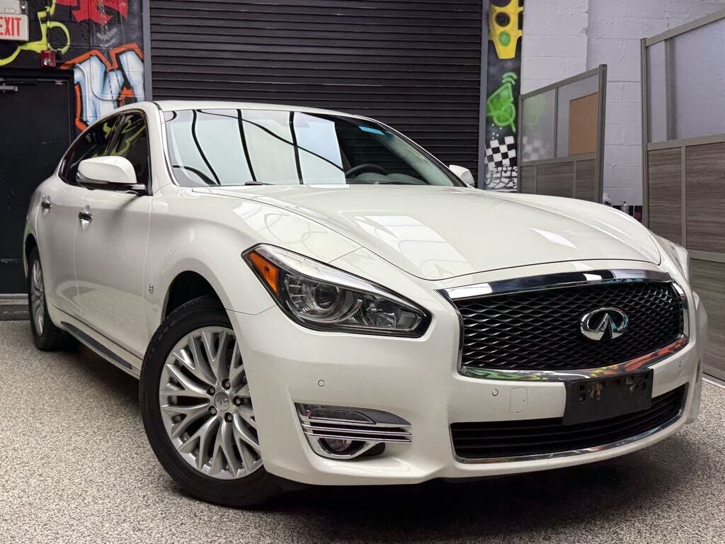 2015 INFINITI Q70L