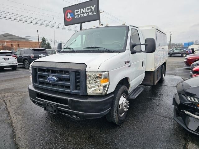 2012 FORD E-450