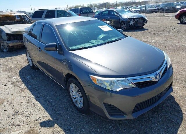 2013 TOYOTA Camry
