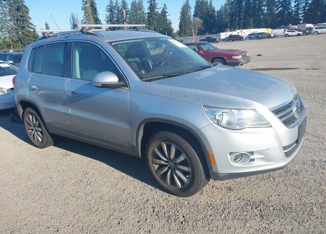 2011 VOLKSWAGEN Tiguan
