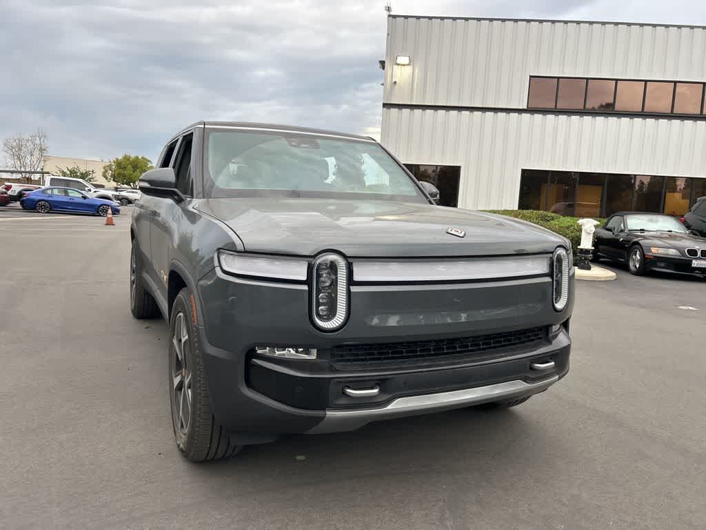 2023 RIVIAN R1S