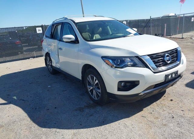 2017 NISSAN Pathfinder