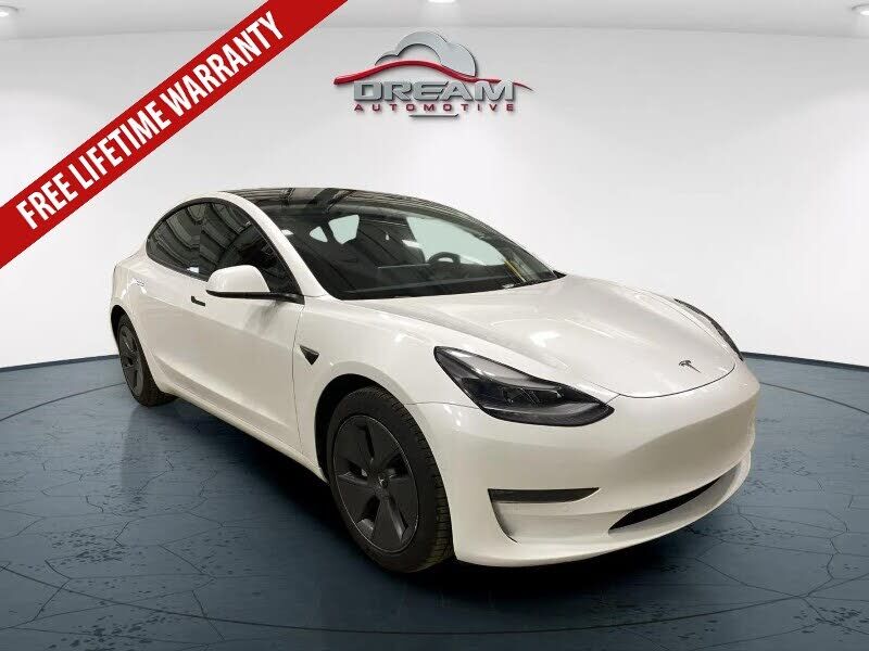 2022 TESLA Model 3