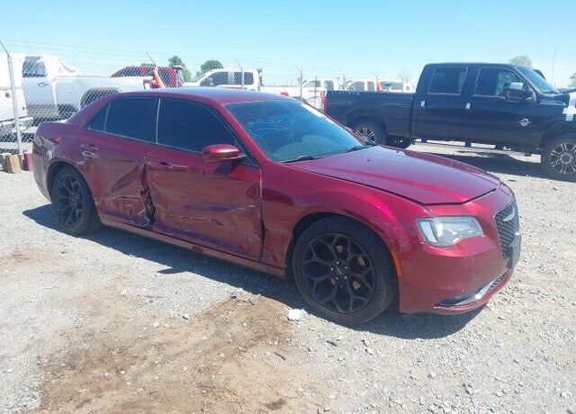 2019 CHRYSLER 300